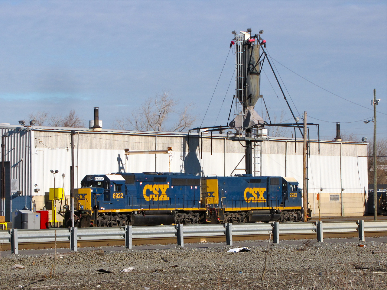 CSX 6922 and 2282